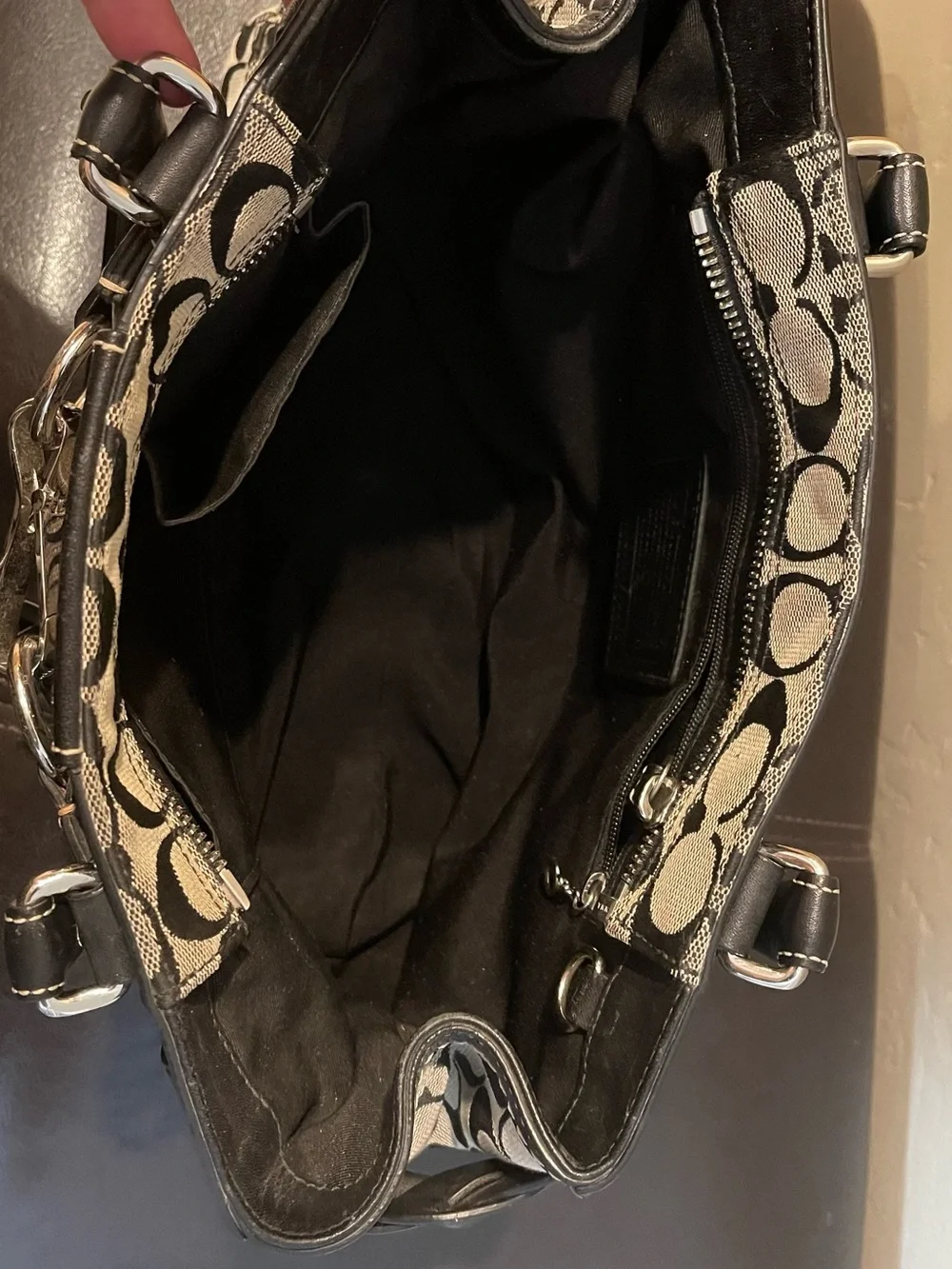 Coach Hamptons Carryall tote Satchel Black gray Signature Shoulder braided